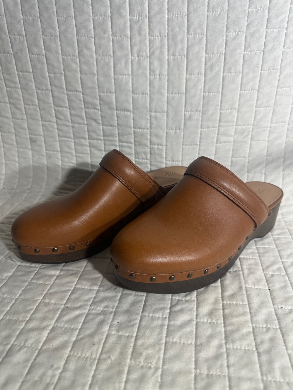 Madewell Women's Cecily Clogs in English Saddle oiled leather.